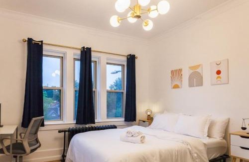 East Avenue Apartment | Studio Near Downtownqueenbdhighfallwi-fi
