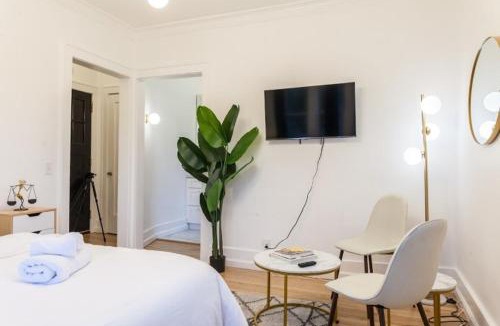 East Avenue Apartment | Studio Near Downtownqueenbdhighfallwi-fi