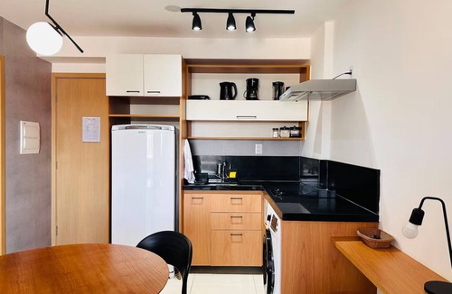 Graminha Apartment | Studio no Centro com Academia, Piscina e Varanda
