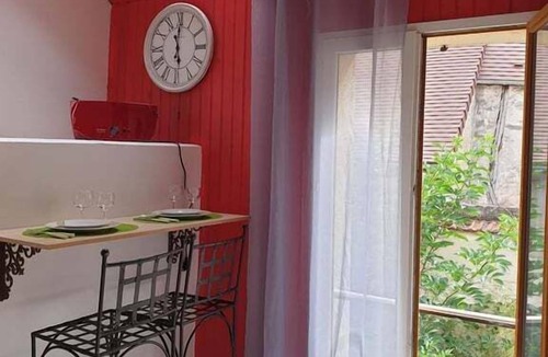 Nogent-l'Artaud Apartment | Studio Nogent station/shopping - 52 min Paris