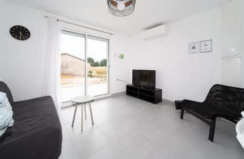 Braud-et-Saint-Louis Apartment | Studio Nymphaea - terrasse & clim - Chelona'Loc