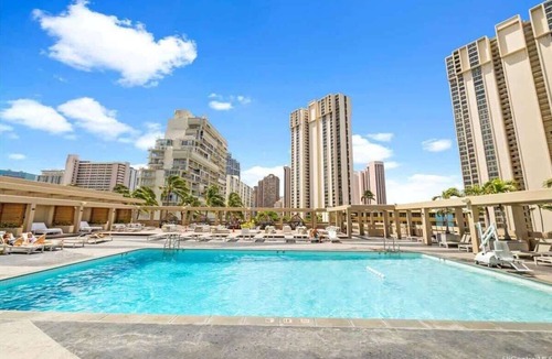 Ala Moana Condo | Studio Ocean View & Balcony 1118