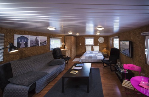 Lustin Boat Rental | Studio on the Graziella barge located in Profondeville between Dinant and Namur