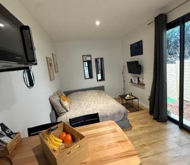 Montry Bed & Breakfast | Studio paisible sous un Pin près de Disneyland
