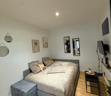 Montry Bed & Breakfast | Studio paisible sous un Pin près de Disneyland