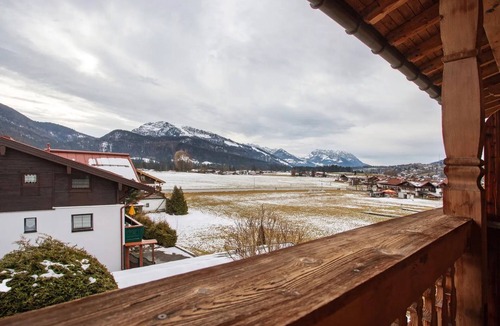 Entfelden Apartment | Studio 'Panorama - Appartement 3' with Mountain View, Private Terrace and Wi-Fi
