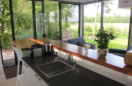 Bergen Apartment | Studio Panorama: Luxury studio with fantastic panoramic views & privacy.