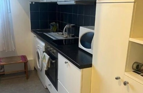 Combat Condo | Studio Paris 19th Close Stade De France