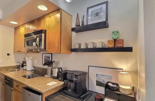 Mount Crested Butte House | Studio Perfect Location 317 with Pool and Hot Tub