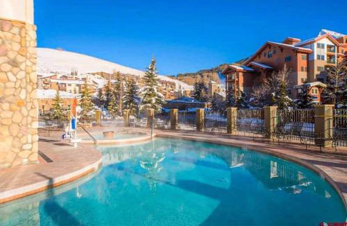Mount Crested Butte House | Studio Perfect Location 320 with Pool and Hot Tub