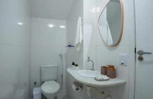 Pouso Alegre Buraquinho Apartment | Studio perto da praia SOL, ar condicionado, estacionamento