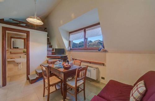 Sauze d'Oulx Apartment | Studio Placide Mountain View, Sauze d'Oulx, Italy