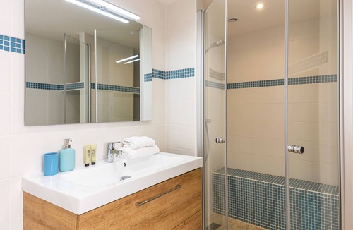 Bordeaux Sud Apartment | STUDIO PLENITUDE Gare St Jean