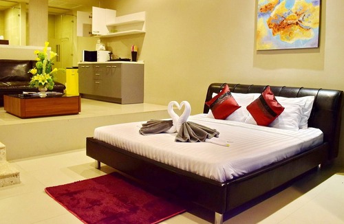 Karon Apartment | Studio Pool Access for rent in Karon