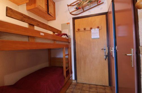 Les Carroz-d'Araches Apartment | Studio pour 4 personnes avec balcon et équipements, au pied des pistes et à 550m du village - FR-1-572-157