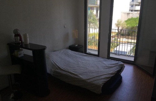 Aiguerelles Apartment | Studio proche des plages avec place de parking privée.