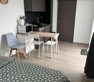 Merignac House | Studio proche des transports Tram ligne F et A