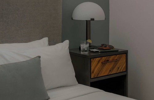 Downtown Detroit Hotel | Studio Queen Apartment