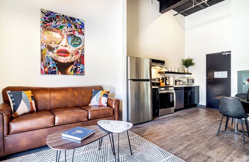 Madison Hotel | Studio Queen in the heart of downtown.