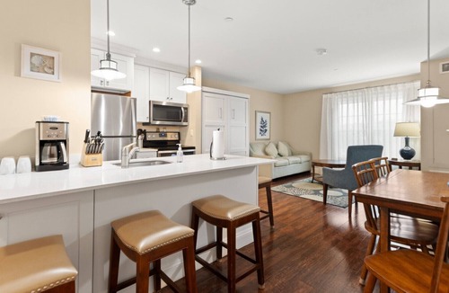 York Beach Condo | Studio + Resort Room in One Easy Stay