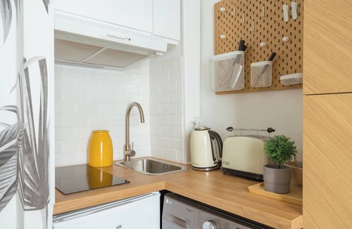 Quartier des Grandes-Carrieres Apartment | Studio resplendissant près de Montmartre