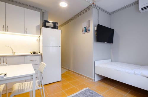 Bakırkoy Apartment | Studio Room with a Sea View Balcony in Bakirkoy