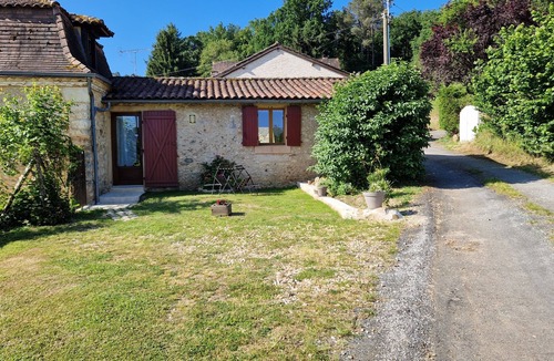 Bourgnac Apartment | Studio Rural au Calme en Périgord Pourpre. Animaux non Acceptés