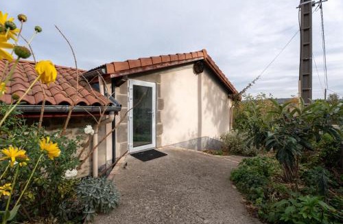 Saint-Genest-Lerpt Apartment | STUDIO Saint-Genest- Lerpt proche gorges de la LOIRE
