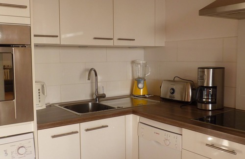 Menton Apartment | Studio sea view, wifi, spacious + balcony, near beach and shops
