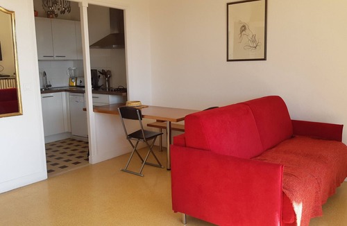 Menton Apartment | Studio sea view, wifi, spacious + balcony, near beach and shops