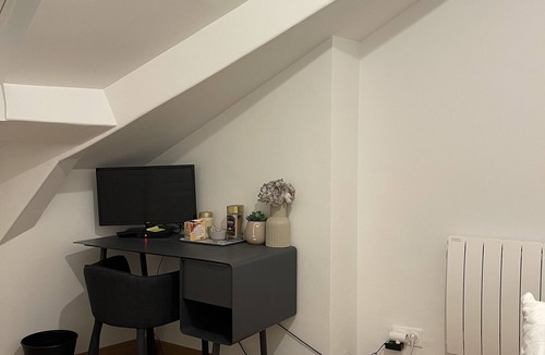 Saint-Mande Apartment | Studio (separate bedroom) refurbished