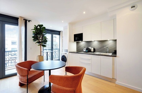 Levallois-Perret Apartment | Studio Sleek & Refined - Levallois-perret