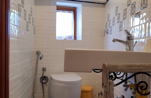 Collepardo Apartment | Studio - Sleeps 2 - Pets - Parking - Wifi