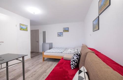 Ljubljana Apartment | Studio Southwest 2 with AirCon & FREE Parking