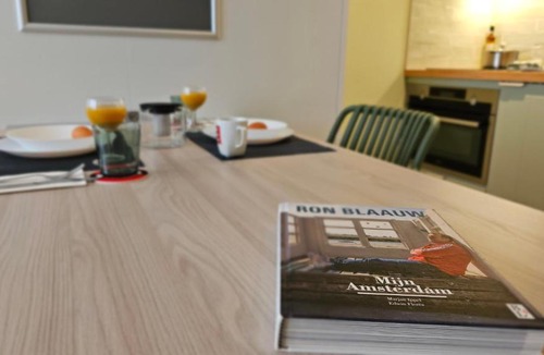 Purmerend Apartment | Studio Spring by April - 20 min from Amsterdam Centre - FREE parking