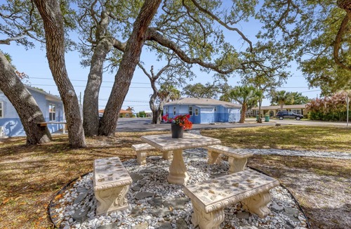 Tropic Apartment | Studio Stay w/Kitchenette | Near EGAD & Beach