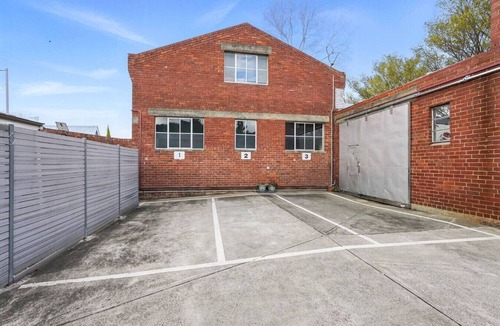 West Hobart Apartment | Studio Stay Walk to City & Food