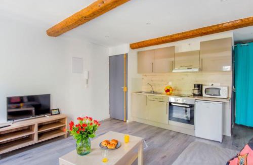 Le Mourillon Apartment | Studio Studio Bazeilles by Interhome