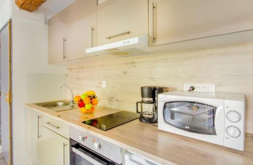 Le Mourillon Apartment | Studio Studio Bazeilles by Interhome
