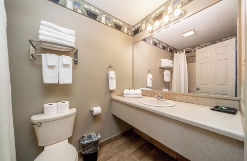Rockwell Hotel | Studio Suite, 2 Queen Beds, Lake View, Ground Floor