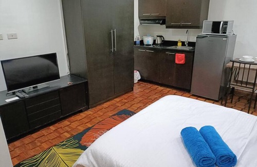 San Lorenzo Apartment | Studio Suite across Greenbelt w/ WiFi and Netflix
