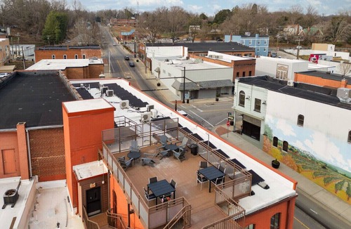 Jonesville Apartment | Studio Suite Downtown Elkin Yadkin Valley