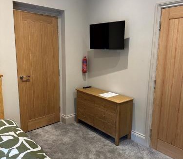 Hollow Meadows Apartment | Studio suite - Room 2