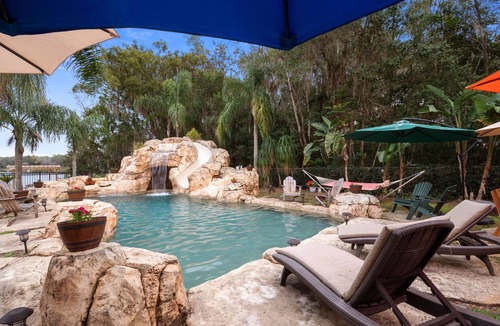 Orlando Apartment | Studio Suite with King & Queen beds Sleeps 4 with Kitchenette