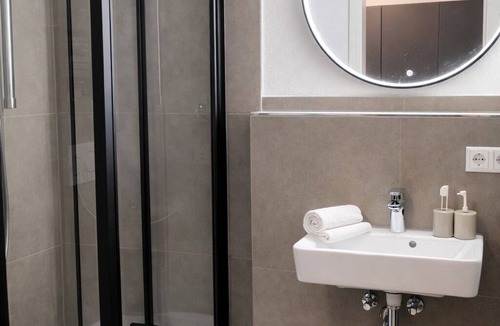 Sindelfingen Apartment | Studio-Superior-Private Bathroom
