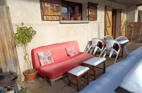 Puy-Saint-Pierre Apartment | Studio sympa avec terrasse , maxi 4 pers.Briançon