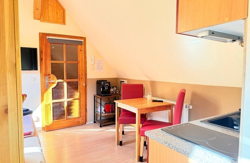 Enzklosterle Apartment | Studio 'Tannenwipfel, 40 sqm' with Mountain View, Infrared Sauna, Fenced Dining Area, Wi-Fi