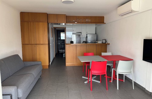Cap d'Ail Apartment | Studio terrace, beach access, sea view, near Monaco, greenery, quiet, 1900 villas