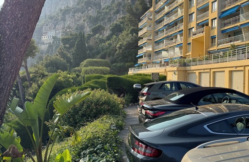 Cap d'Ail Apartment | Studio terrace, beach access, sea view, near Monaco, greenery, quiet, 1900 villas