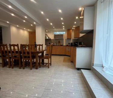 Ambilly Apartment | Studio terrasse et parking, Tram direct Genève